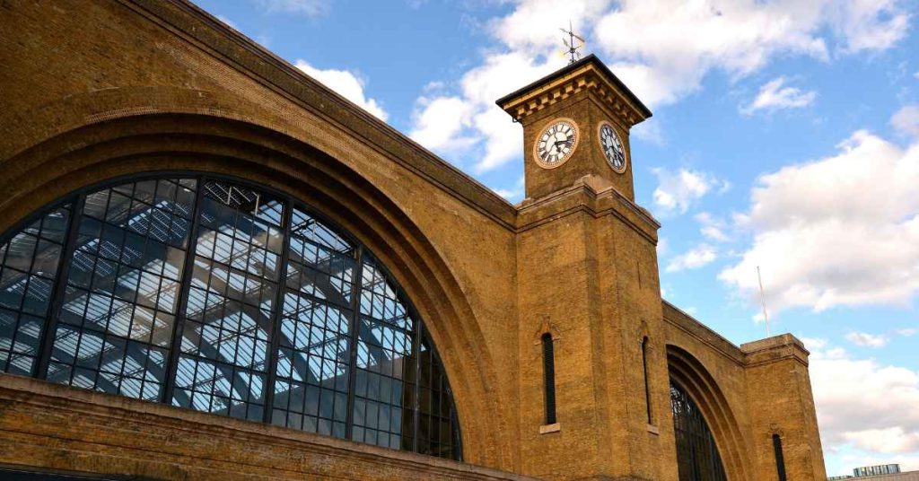 London train station building